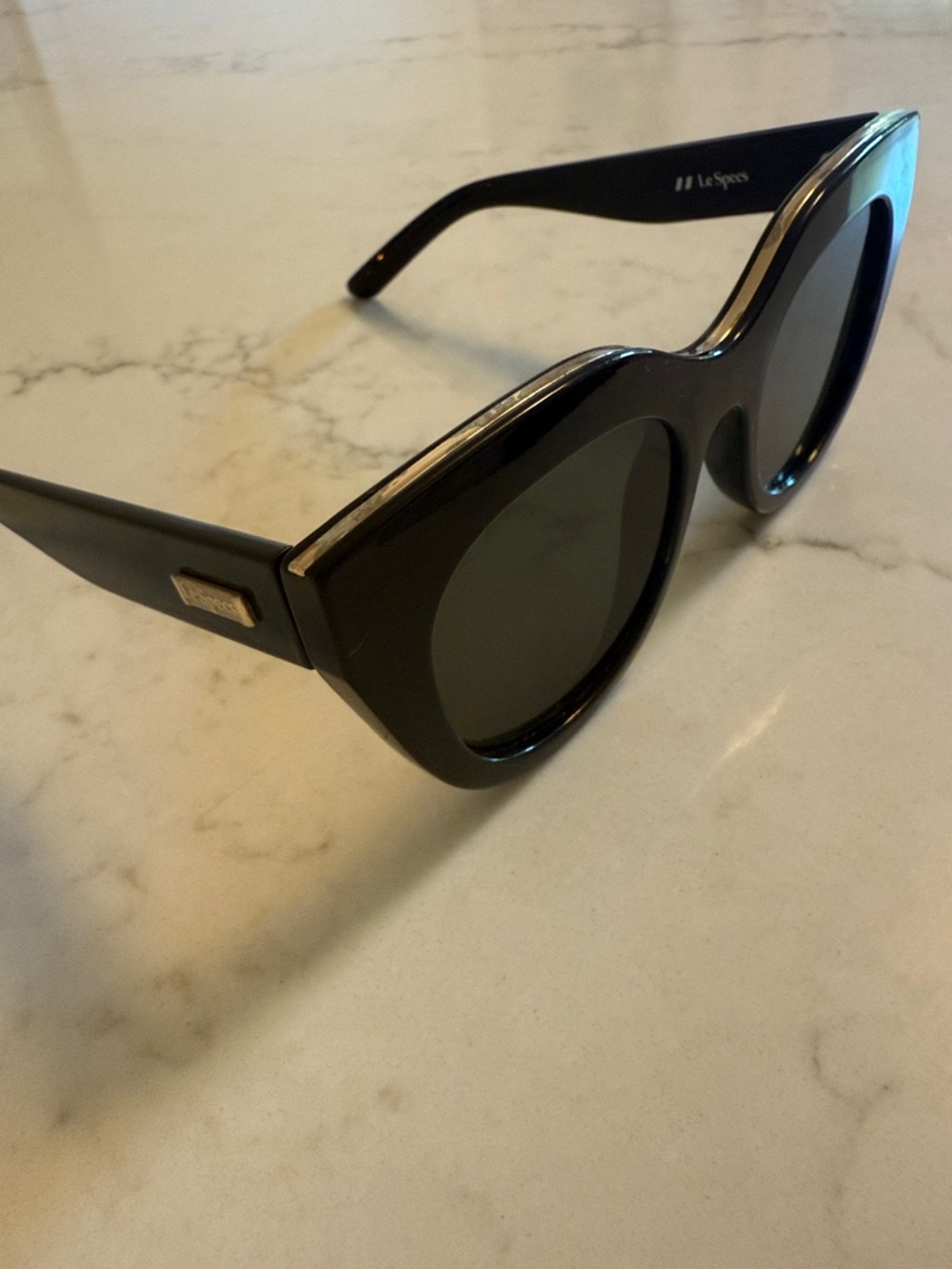 Le Specs Black Oversized Cat-Eye Air Heart Sunglasses with Dark Lenses